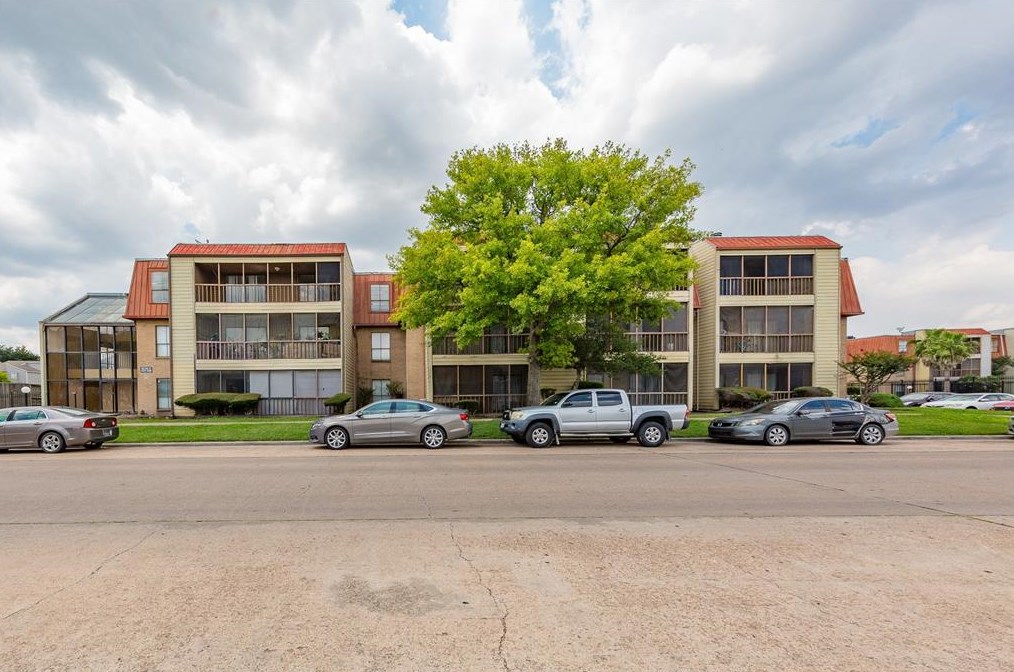10110 Forum Dr, Houston TX  77036-2315 exterior