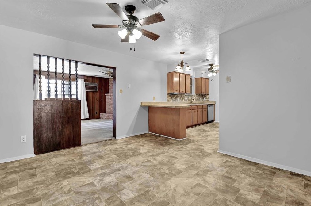 14842 Dogwood Tree St, Houston TX  77060-5038 exterior