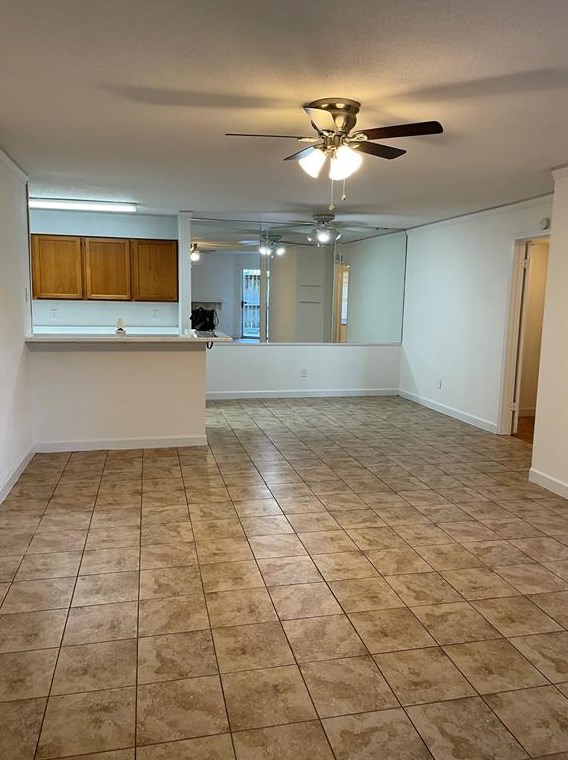 8287 Creekbend Dr, Houston TX  77071-1136 exterior