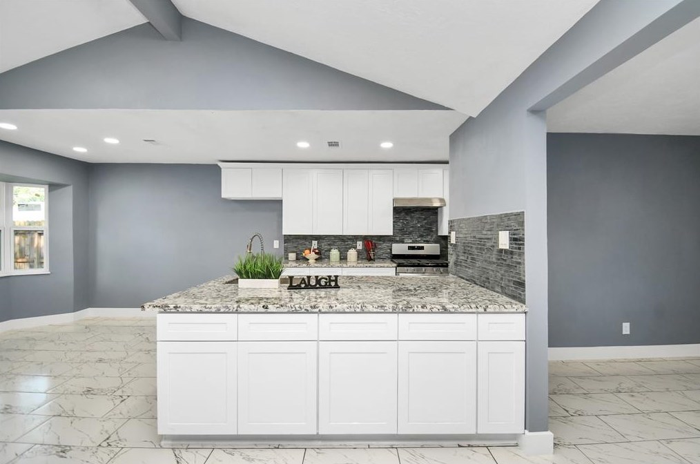 12031 Sharpcrest, Houston TX  77036-6133 exterior