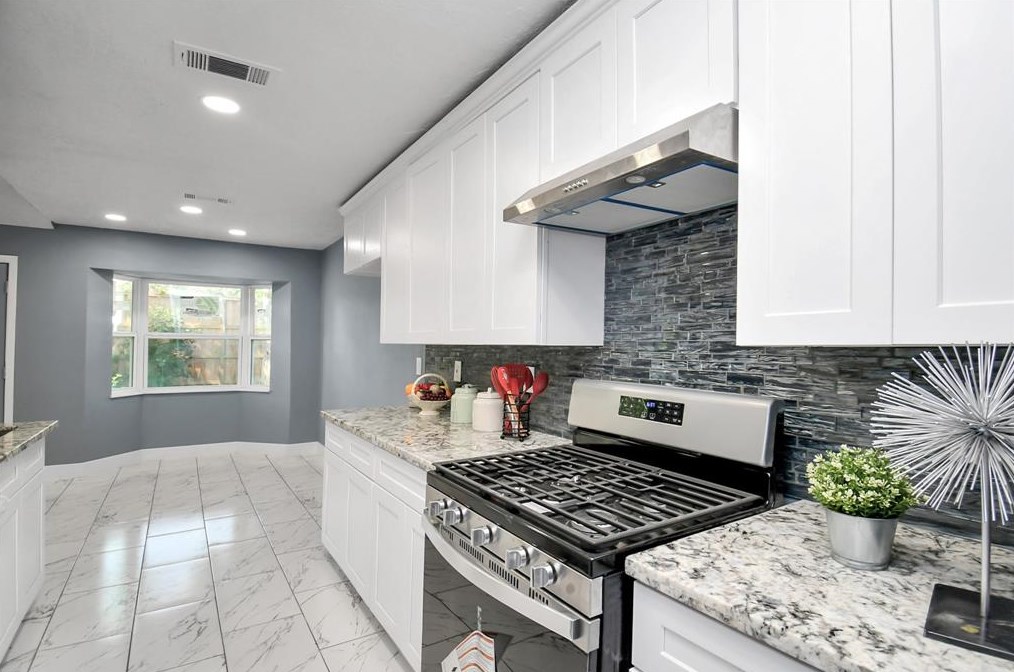 12031 Sharpcrest, Houston TX  77036-6133 exterior