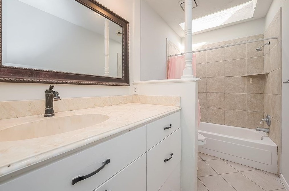 15103 Grv Gdn Dr, Houston TX  exterior