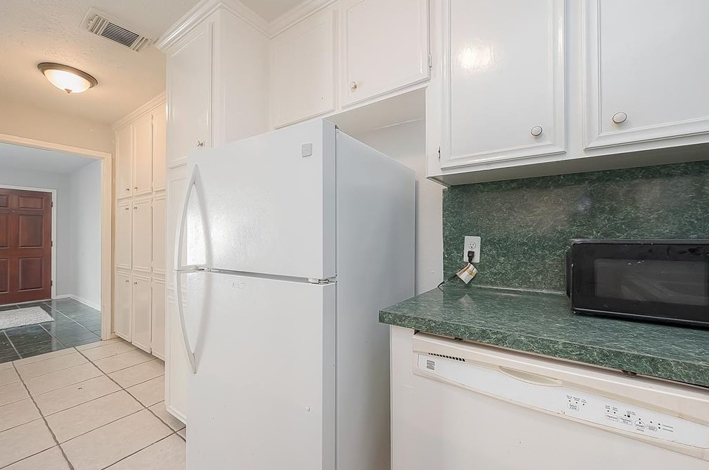 15103 Grv Gdn Dr, Houston TX  exterior