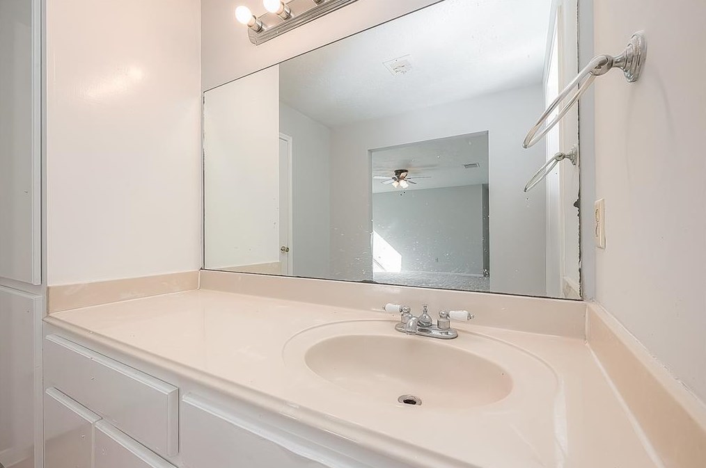 15103 Grv Gdn Dr, Houston TX  exterior