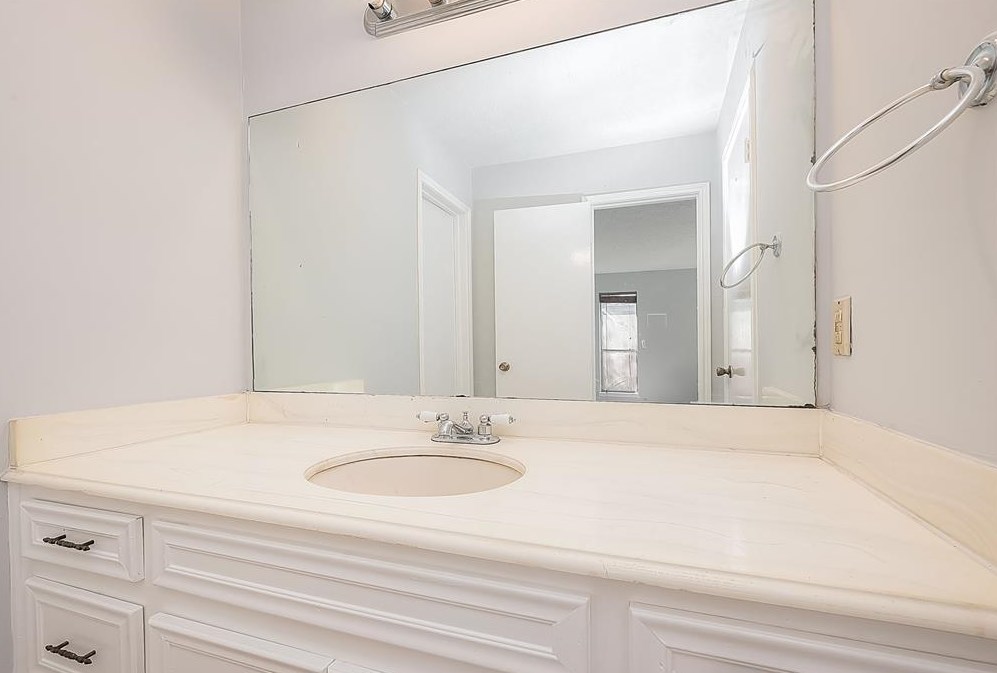15103 Grv Gdn Dr, Houston TX  exterior