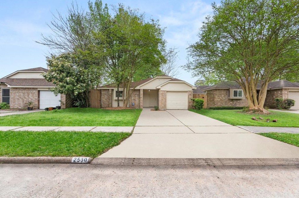 2530 Spring Dusk Ln, Spring TX  77373-6150 exterior