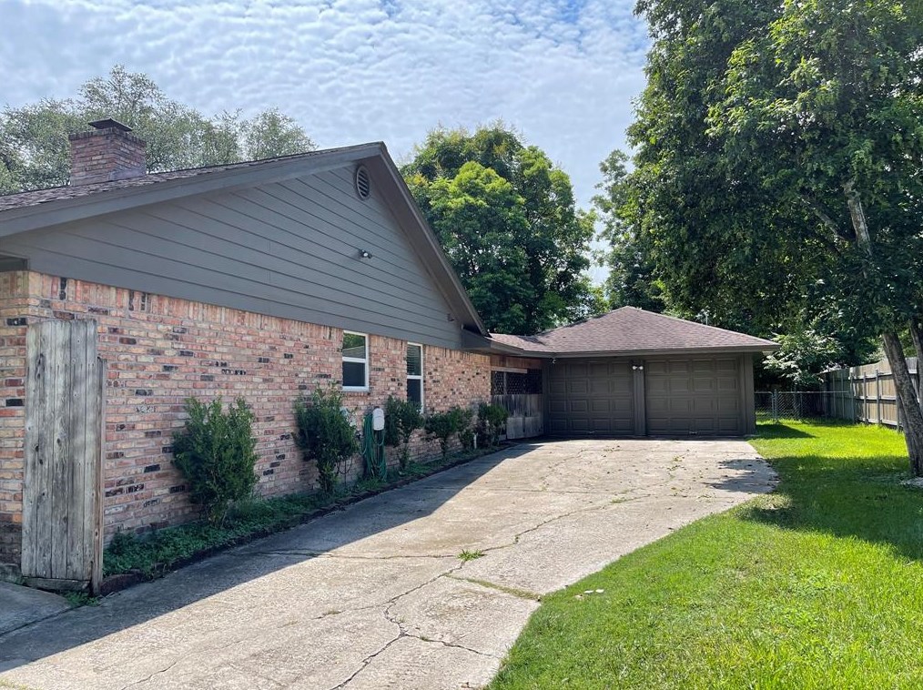 7711 Dashwood Dr, Houston TX  77036-4937 exterior