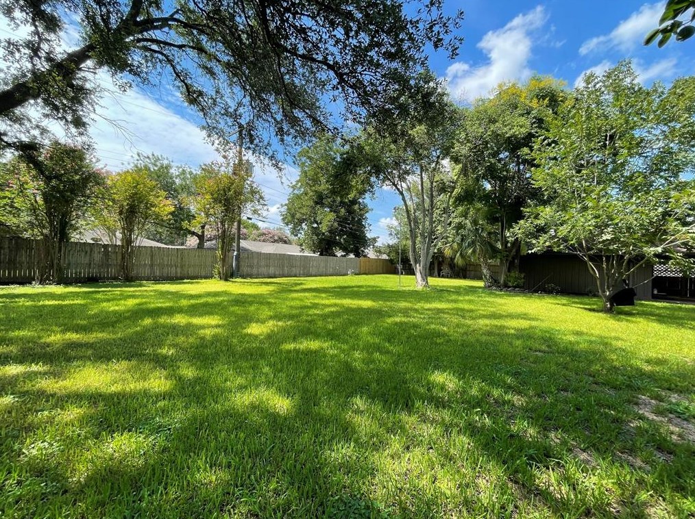 7711 Dashwood Dr, Houston TX  77036-4937 exterior