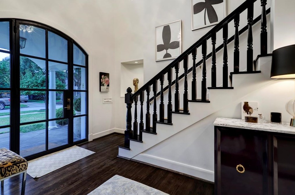2500 Avalon Pl, Houston TX  77019-5903 exterior