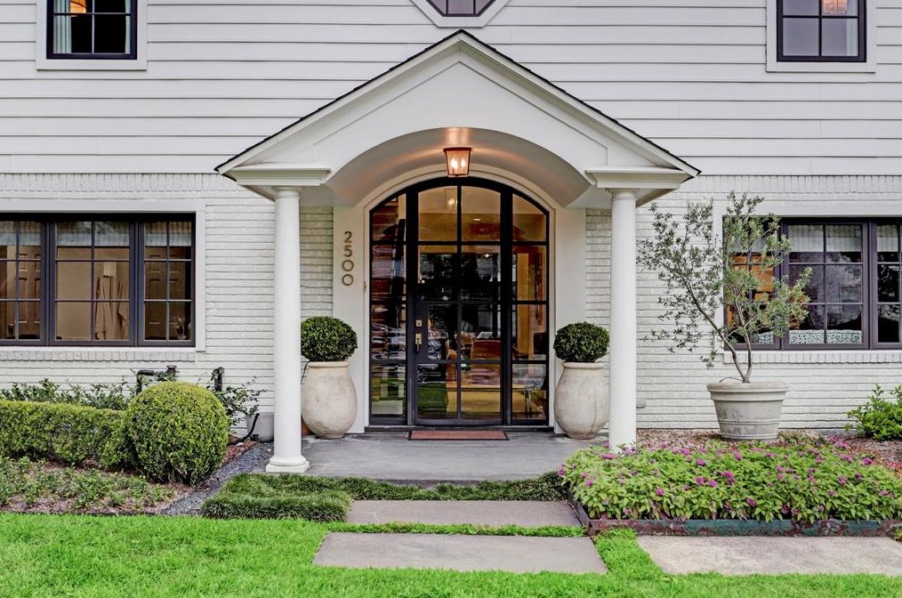 2500 Avalon Pl, Houston TX  77019-5903 exterior