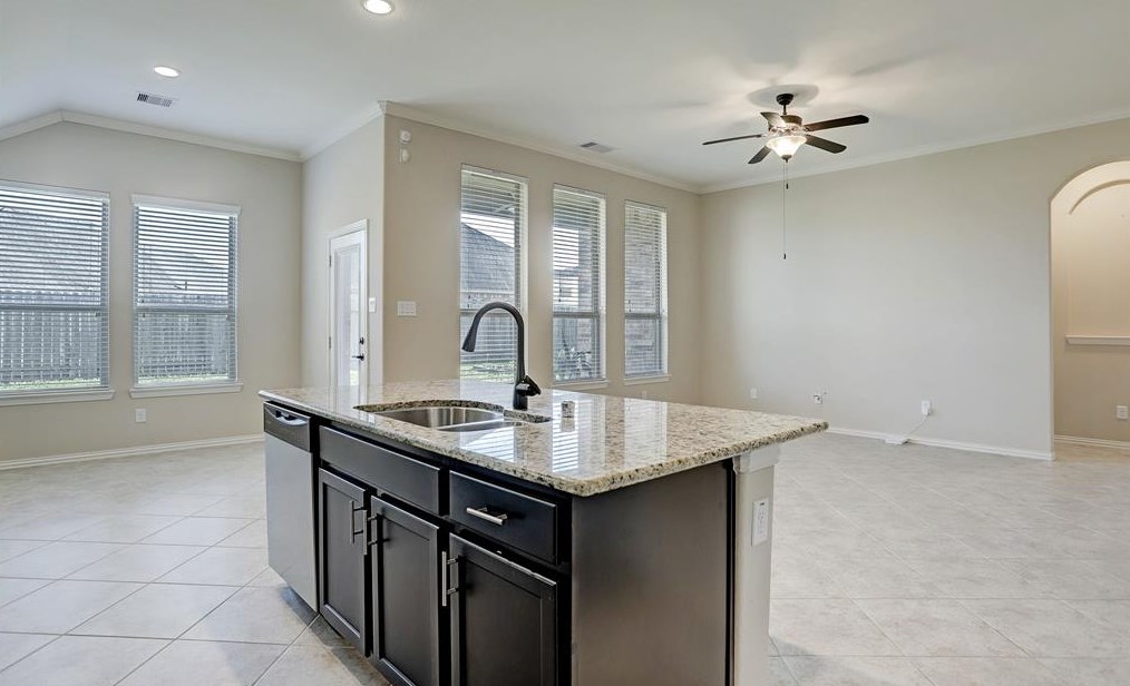 1519 Tyler Pt Ln, Houston TX  77089-1453 exterior