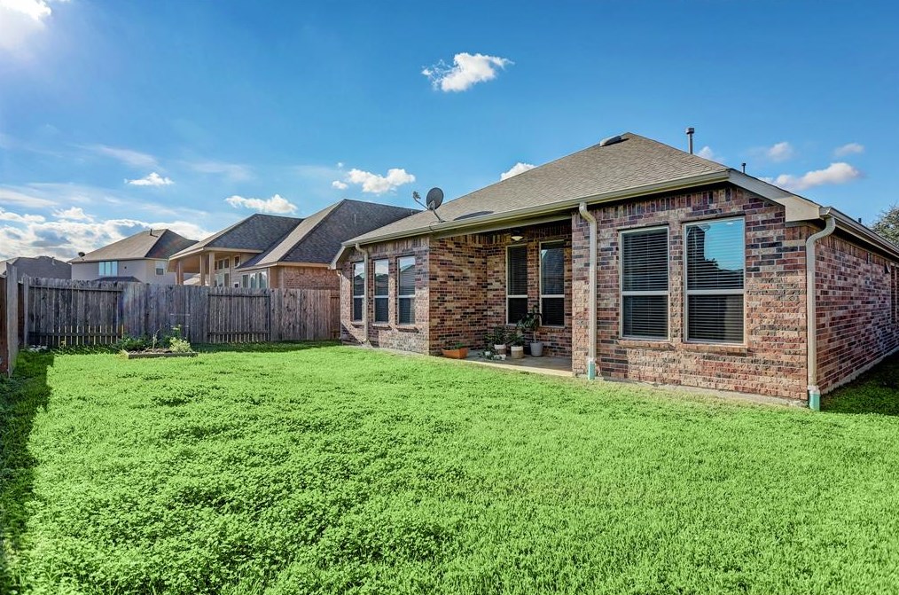 1519 Tyler Pt Ln, Houston TX  77089-1453 exterior