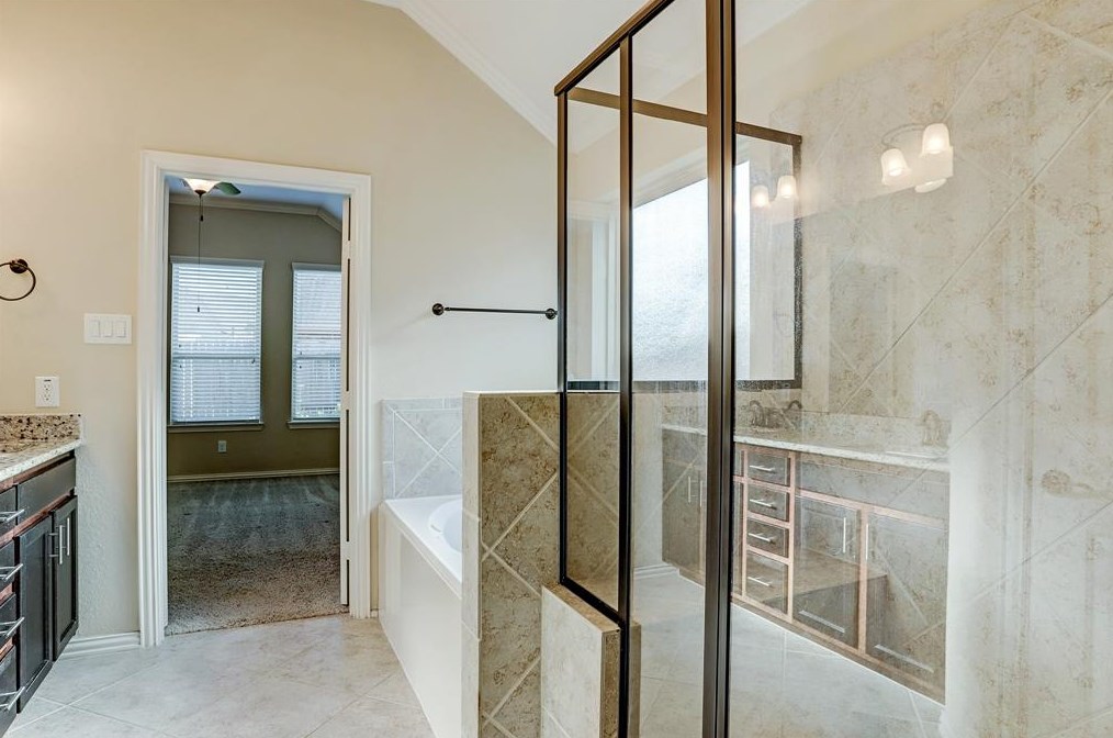 1519 Tyler Pt Ln, Houston TX  77089-1453 exterior