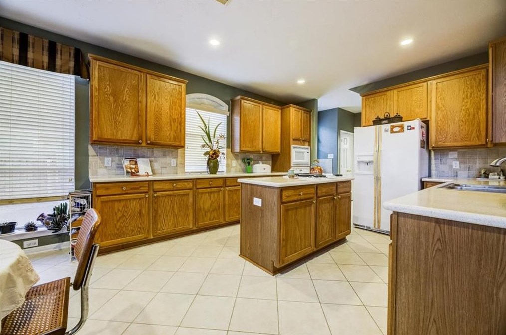 9102 Sunny Rdg Dr, Houston TX  77095-6519 exterior