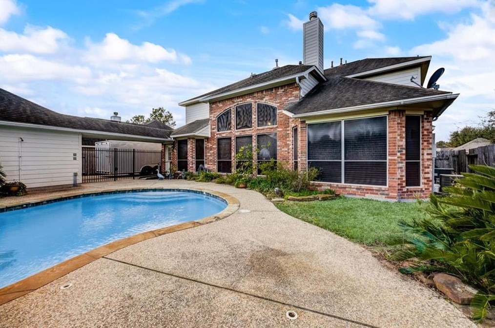 9102 Sunny Rdg Dr, Houston TX  77095-6519 exterior