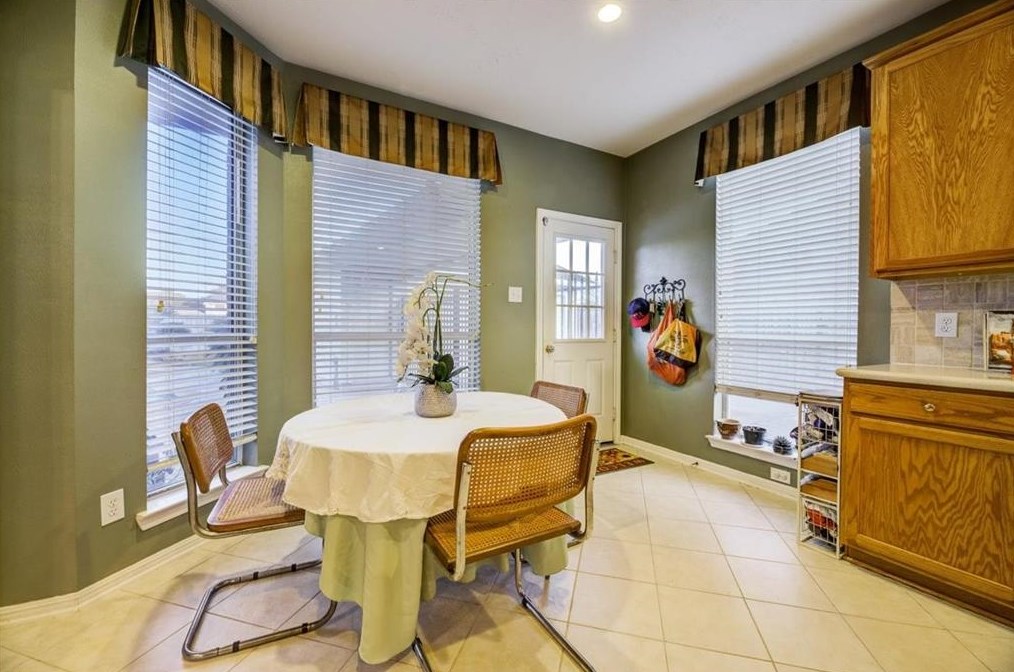 9102 Sunny Rdg Dr, Houston TX  77095-6519 exterior