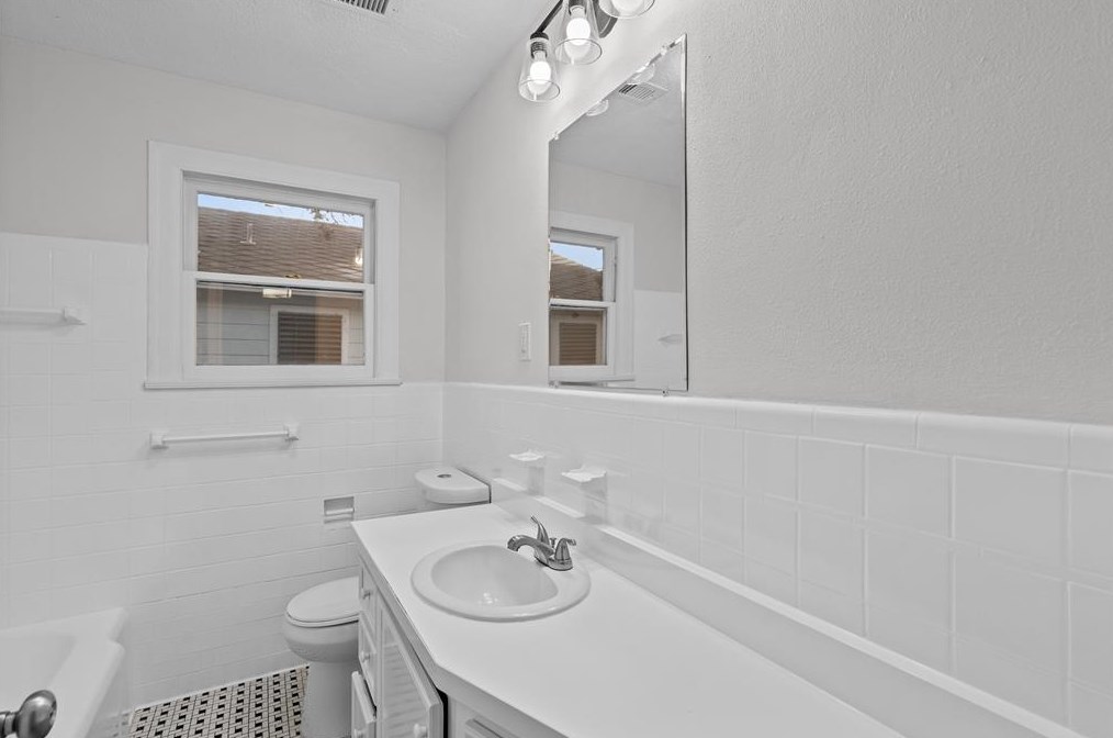 1805 54 St, Galveston TX 77551-5122 exterior