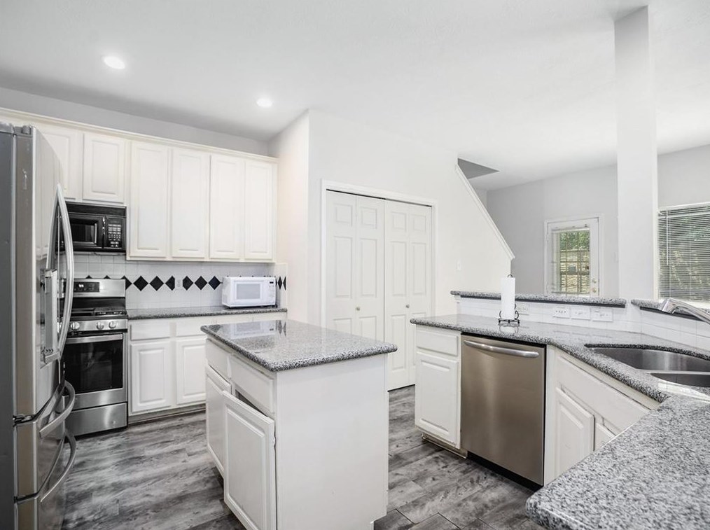 14718 Jade Glen Ct, Sugar Land TX  77498-1052 exterior