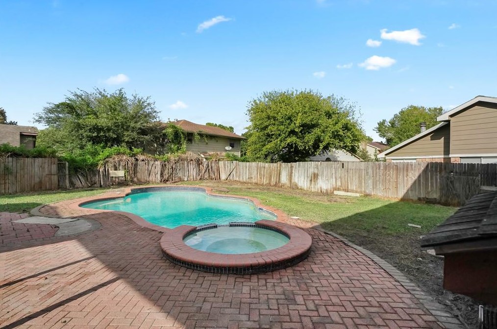 14710 San Luis Rey Dr, Houston TX  77083-4515 exterior