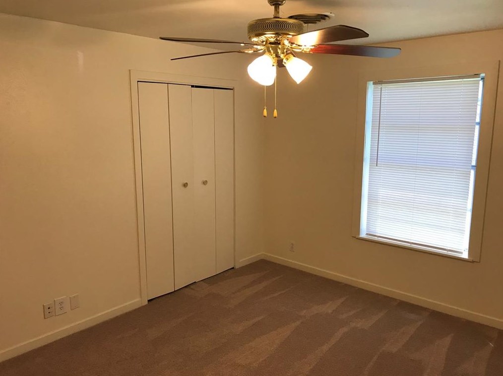 121 Burnett Dr, Baytown TX  77520-1340 exterior