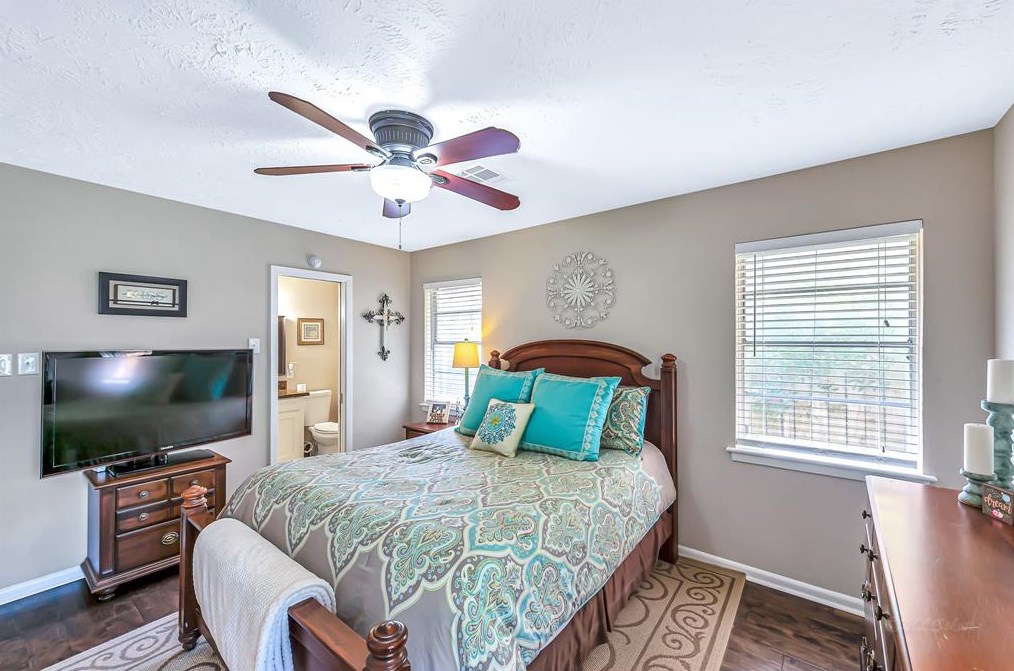 3203 Hollister St, Houston TX  77080-3030 exterior