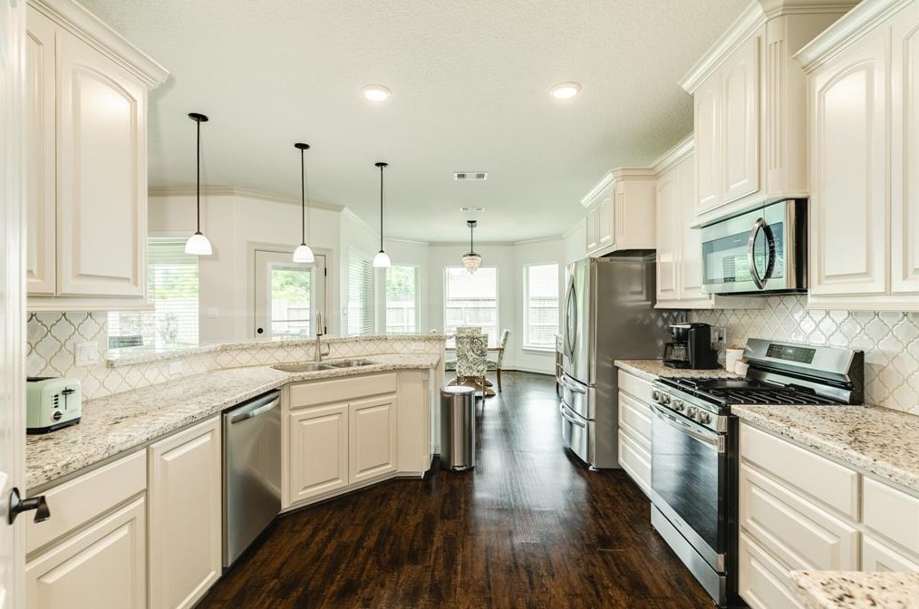 101 Poppy St, Richwood TX  77566 exterior