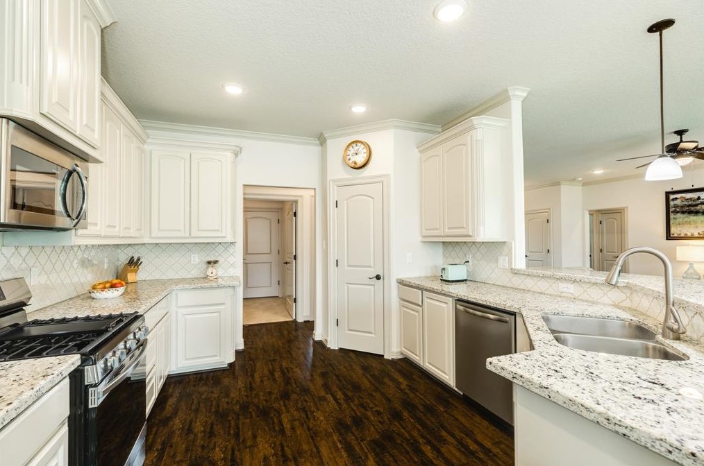 101 Poppy St, Richwood TX  77566 exterior