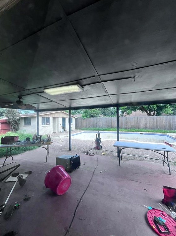 526 Hidden Vly Dr, Houston TX  77037-2011 exterior