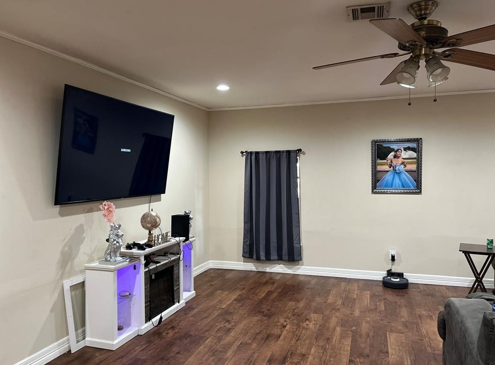 526 Hidden Vly Dr, Houston TX  77037-2011 exterior