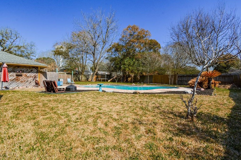 18207 Blanchmont Ln, Houston TX  77058-3449 exterior