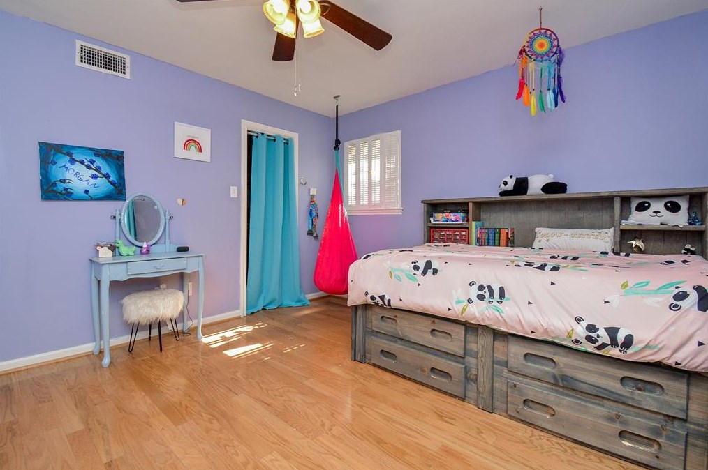 18207 Blanchmont Ln, Houston TX  77058-3449 exterior