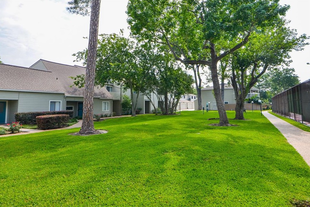 2379 Briarwest Blvd, Houston TX  77077-7604 exterior