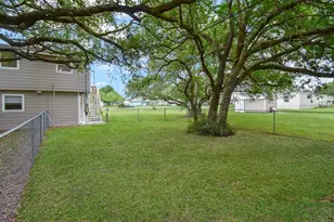 1551 Bayview Dr, Palacios, TX 77465 - Photo 45