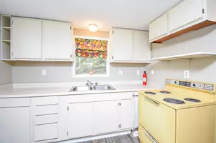 1551 Bayview Dr, Palacios, TX 77465 - Photo 23