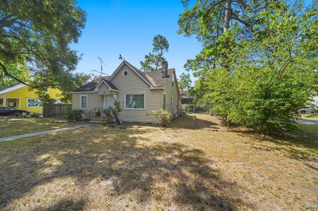 335 34th St, Houston TX  77018-7719 exterior