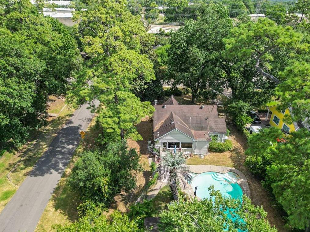 335 34 St, Houston TX  77018-7528 exterior