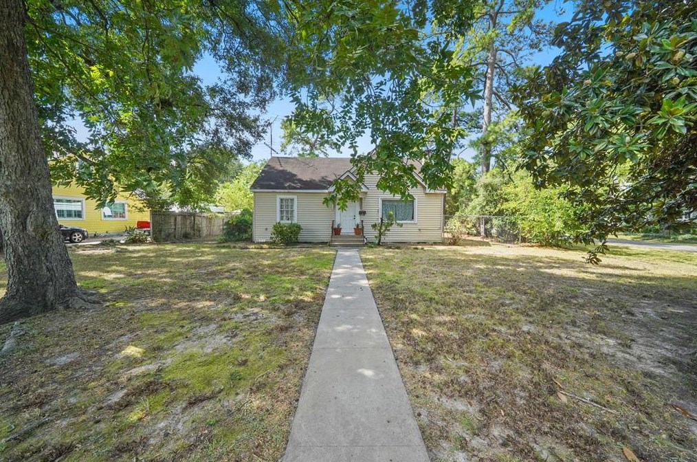 335 34 St, Houston TX  77018-7528 exterior