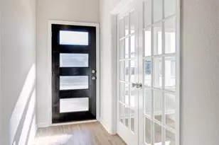 1929 N Riverside Circle, Dayton, TX 77535 - Photo 3