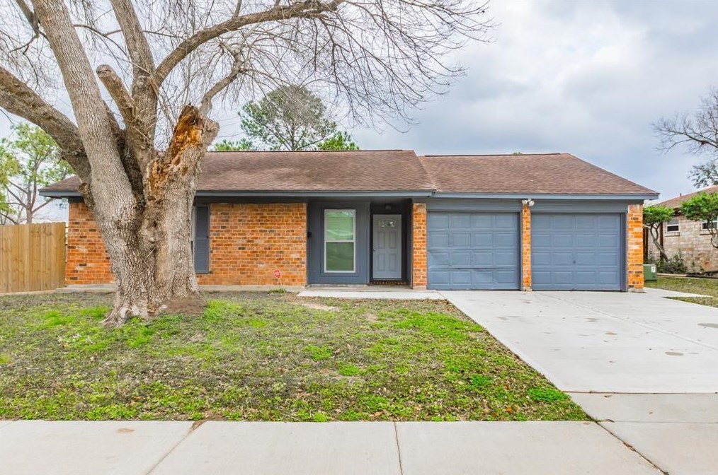 12103 Wessex Dr, Houston TX  77089-6622 exterior