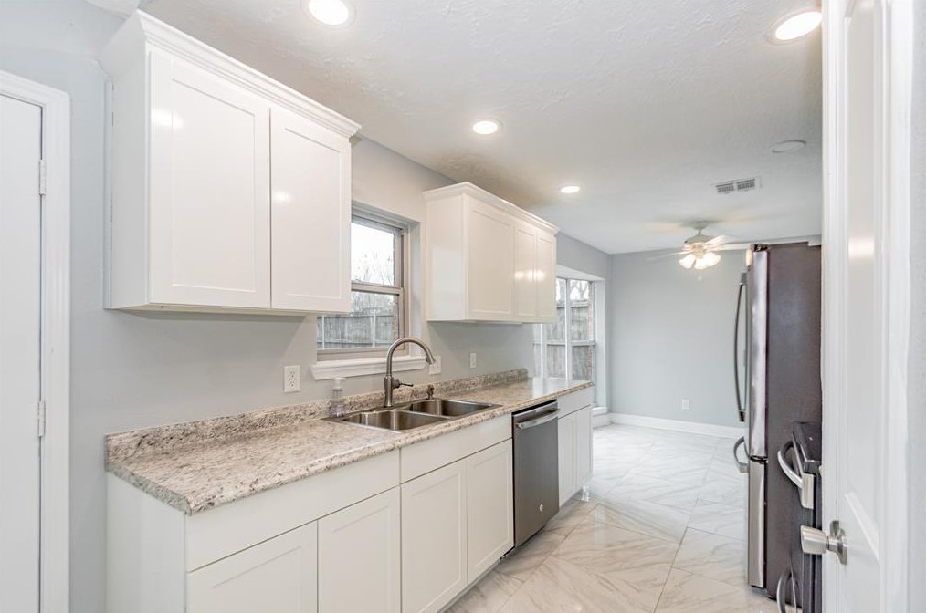 12103 Wessex Dr, Houston TX  77089-6622 exterior