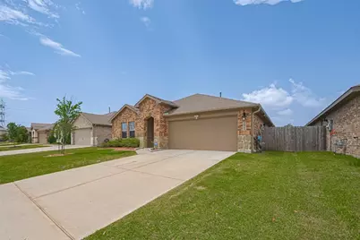 3923 Hawaiian Court, Baytown, TX 77521 - Photo 5