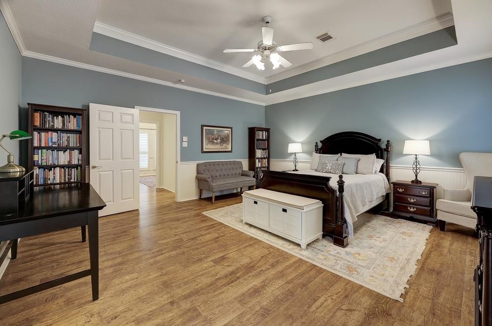 1602 Beaconshire Rd, Houston TX  77077-3847 exterior