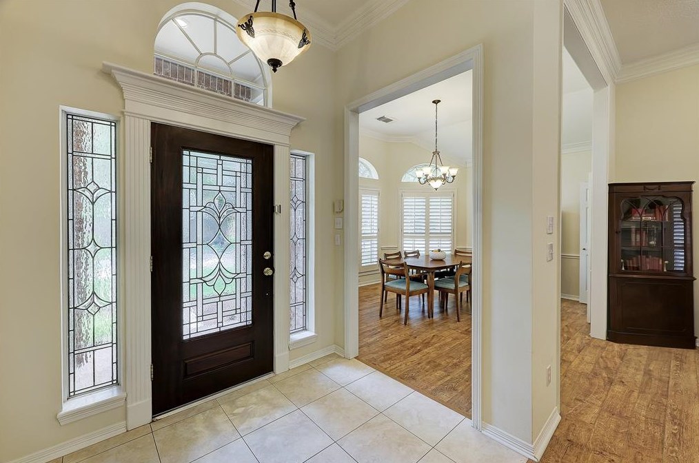 1602 Beaconshire Rd, Houston TX  77077-3847 exterior