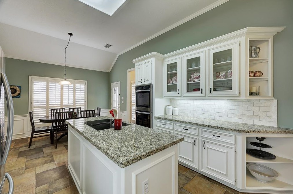 1602 Beaconshire Rd, Houston TX  77077-3847 exterior