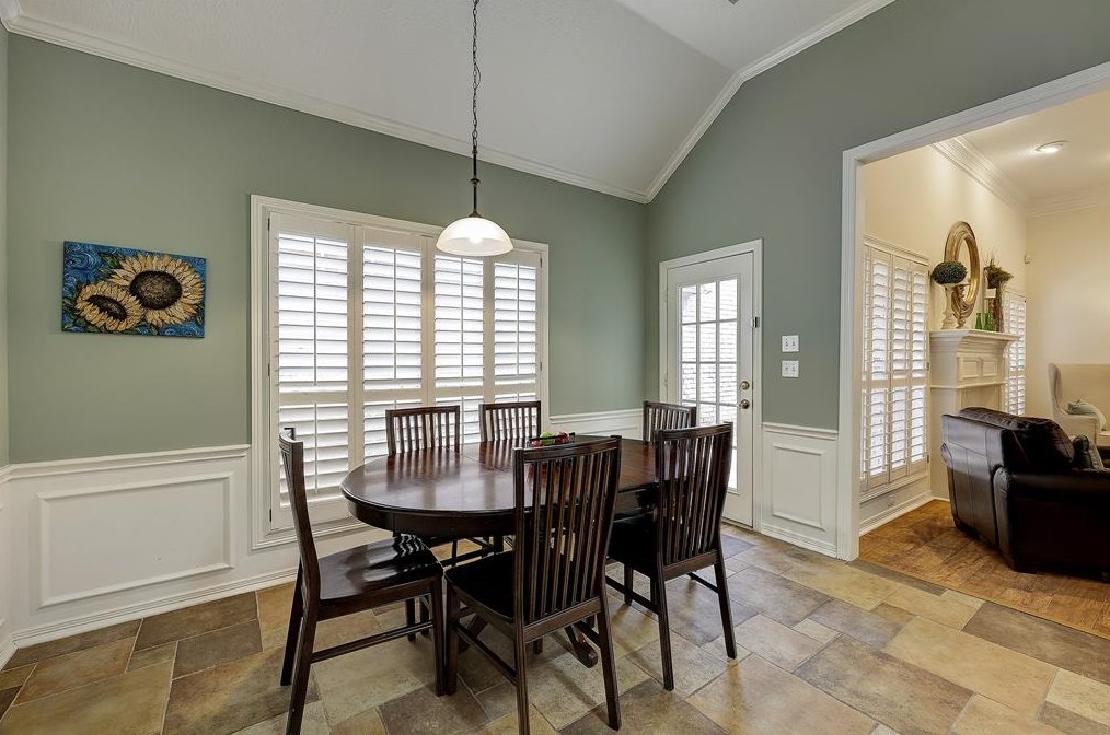 1602 Beaconshire Rd, Houston TX  77077-3847 exterior