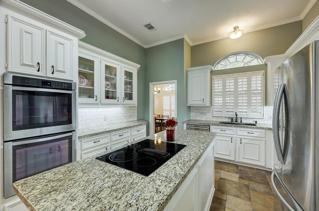 1602 Beaconshire Rd, Houston TX  77077-3847 exterior