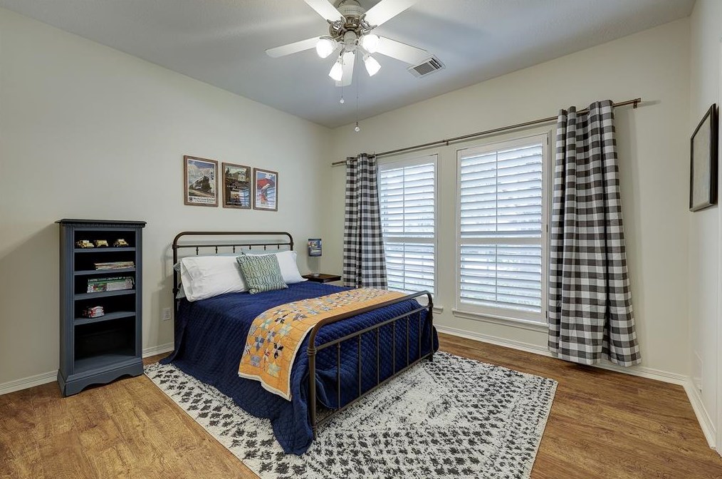 1602 Beaconshire Rd, Houston TX  77077-3847 exterior