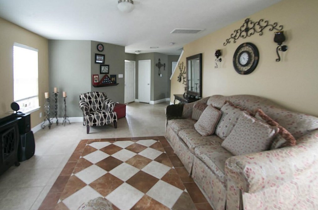 2662 Royal Blue Dr, Houston TX  77088-3340 exterior