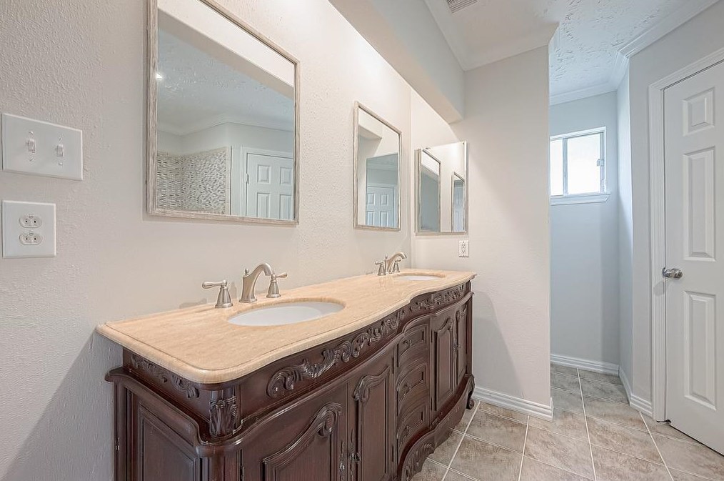 12954 Bamboo Frst Trl, Houston TX  77044-1806 exterior