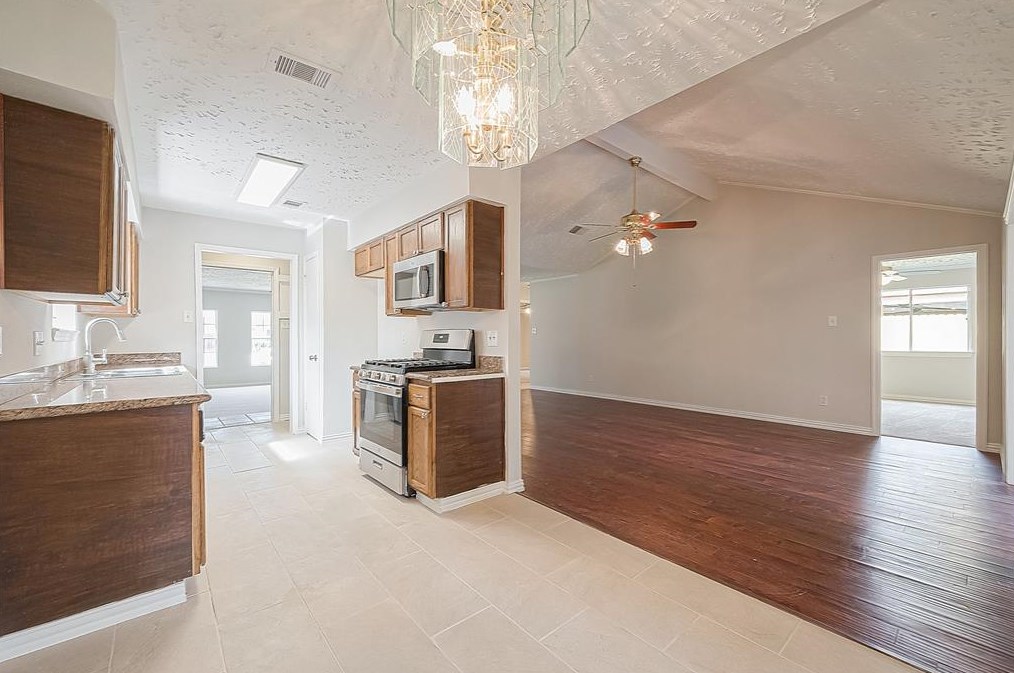 12954 Bamboo Frst Trl, Houston TX  77044-1806 exterior